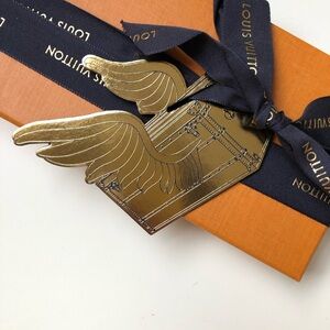 LOUIS VUITTON Gold Gift Tag Charm Wings Trunks Holiday Limited Edition 2026 NEW